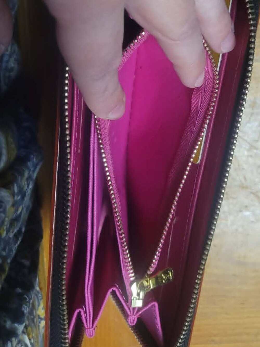 Louis Vuitton Black Murakami Zippy Wallet - Picture 8 of 11